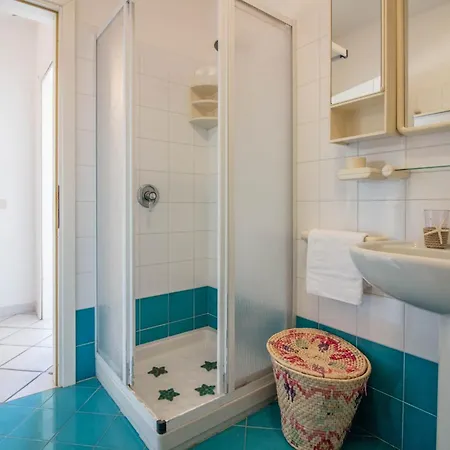 Lejlighed Guesthost - Charming Seaview Flat With Veranda!