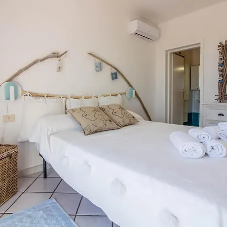 Guesthost - Charming Seaview Flat With Veranda! *
